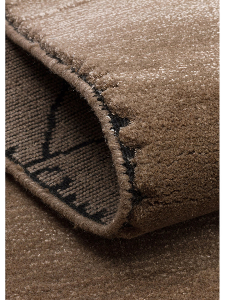 Tapis tissé à la main en mélange de laine, rayonne et polyester série Dakar TAUPE