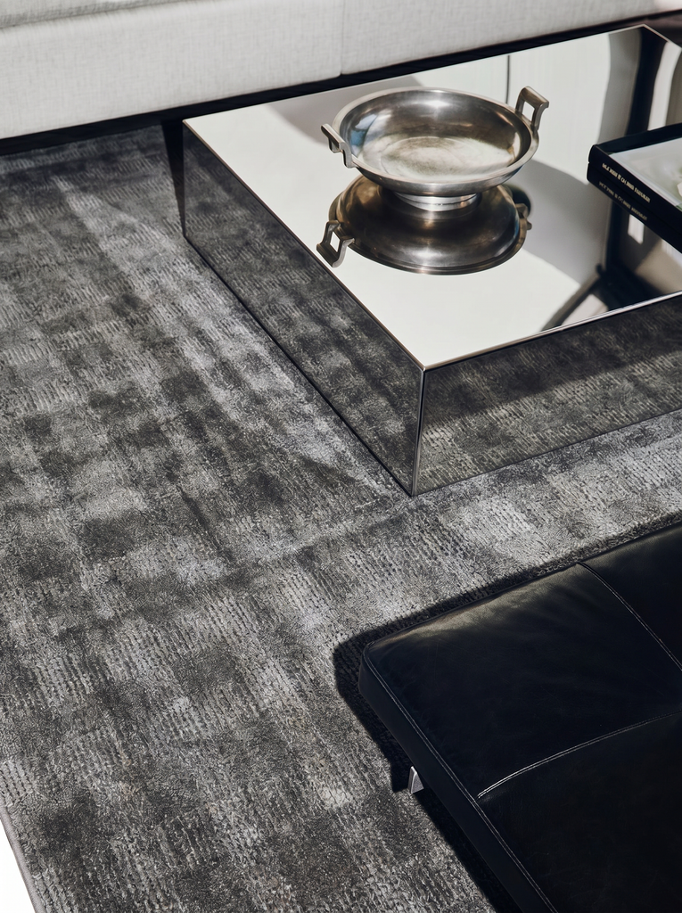 Tapis Moderne Simple et Élégant TENCEL™ 01 ANTHRACITE Brasilia Fait Main